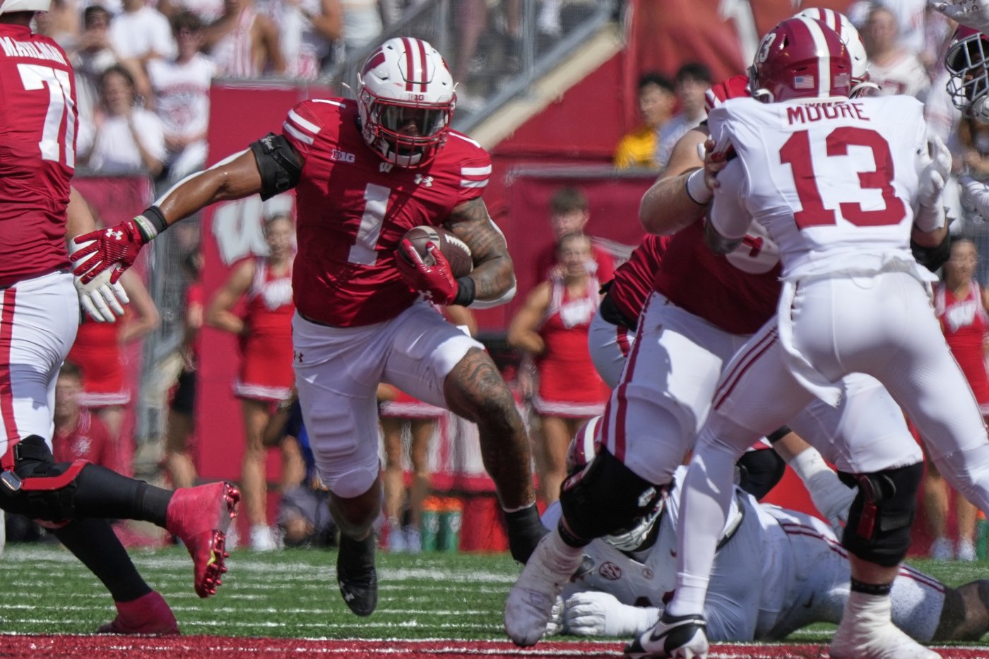 Wisconsin announces that RB Chez Mellusi is stepping away from team to focus on his health | iNFOnews.ca Wisconsin announces that RB Chez Mellusi is stepping away from team to focus on his health | iNFOnews.ca