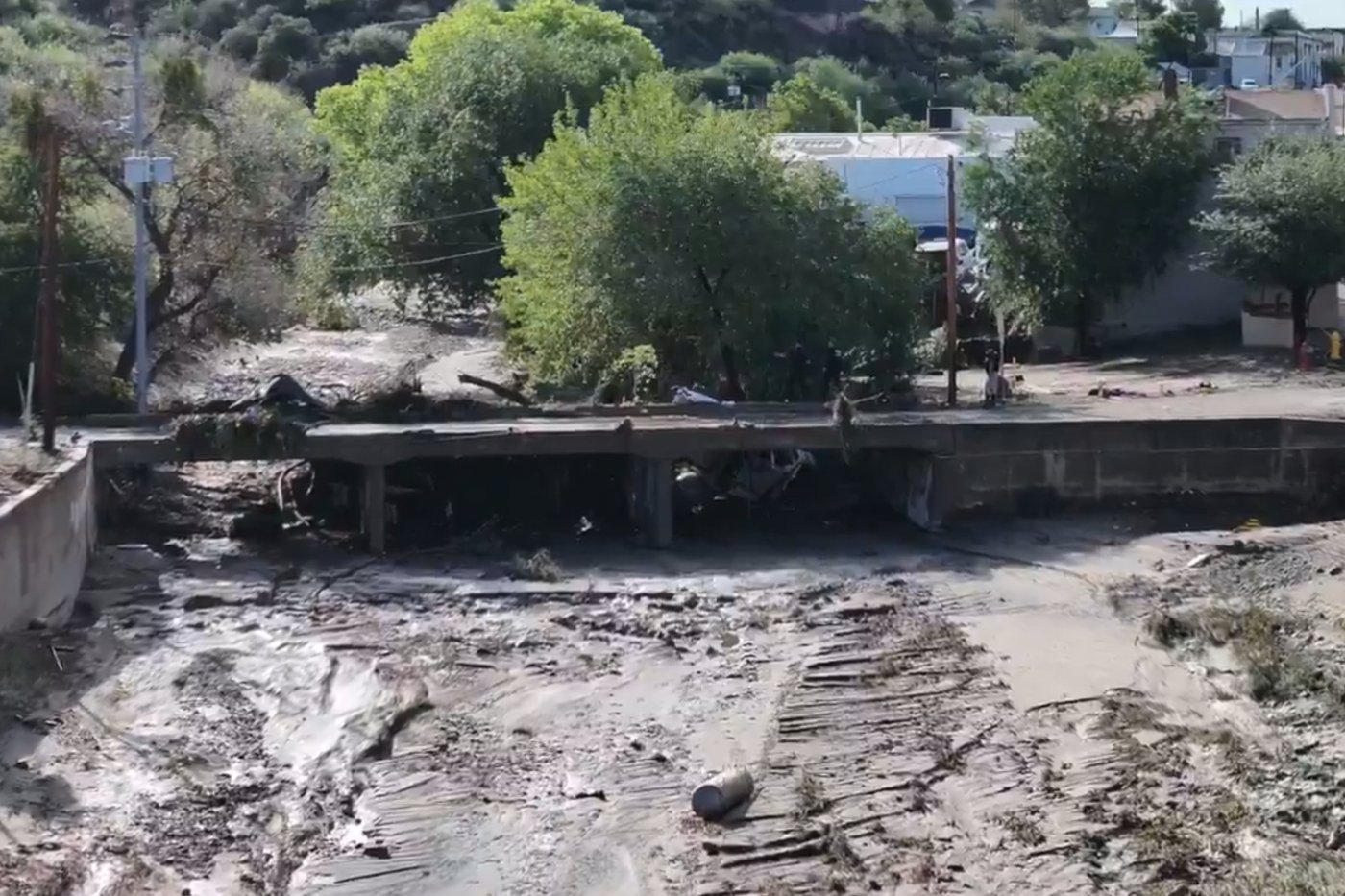 4 dead after flooding in Arizona, including in historic mining town | iNFOnews.ca