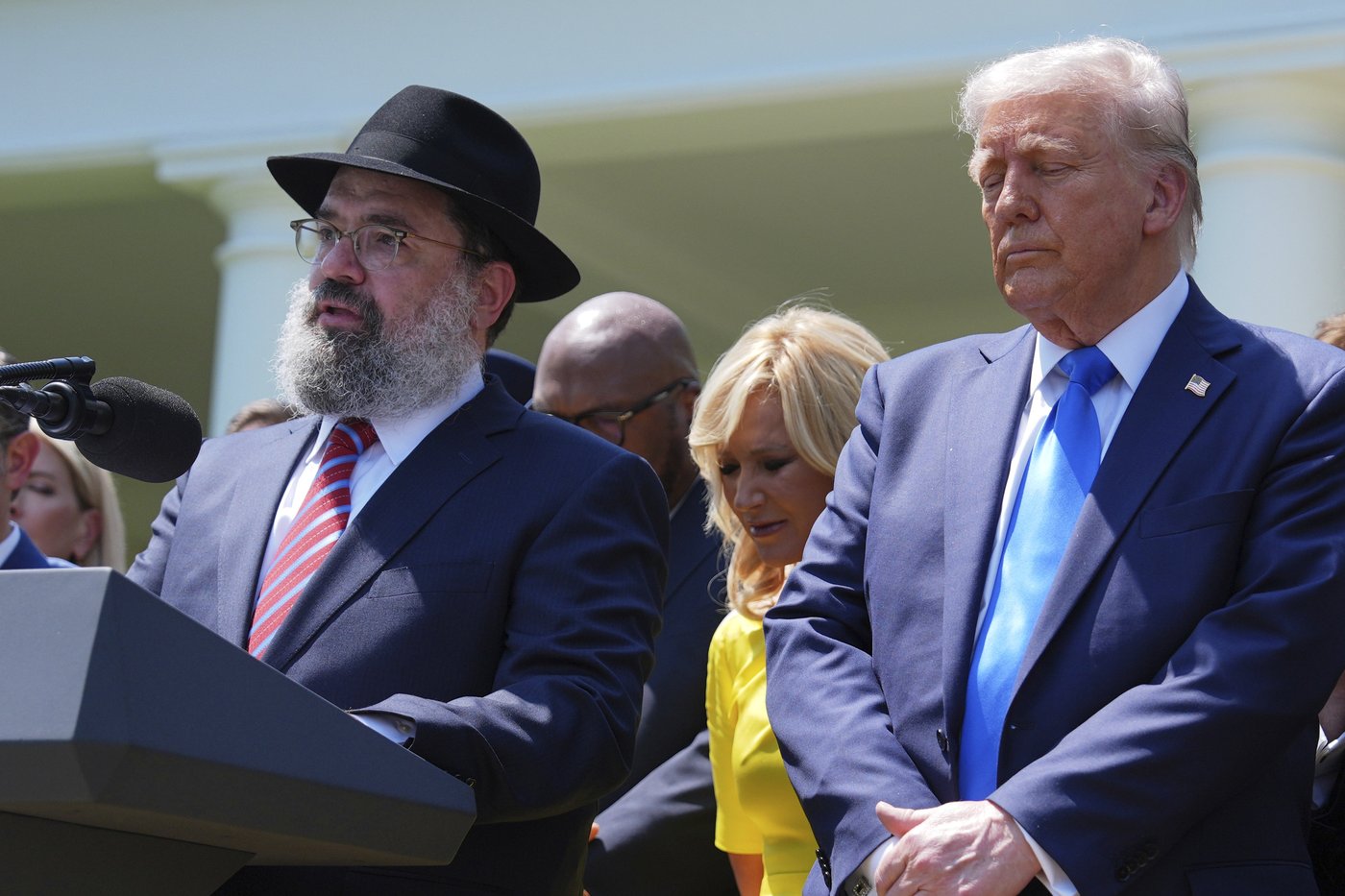 PHOTO COLLECTION: Trump-National Day of Prayer | iNFOnews.ca PHOTO COLLECTION: Trump-National Day of Prayer | iNFOnews.ca