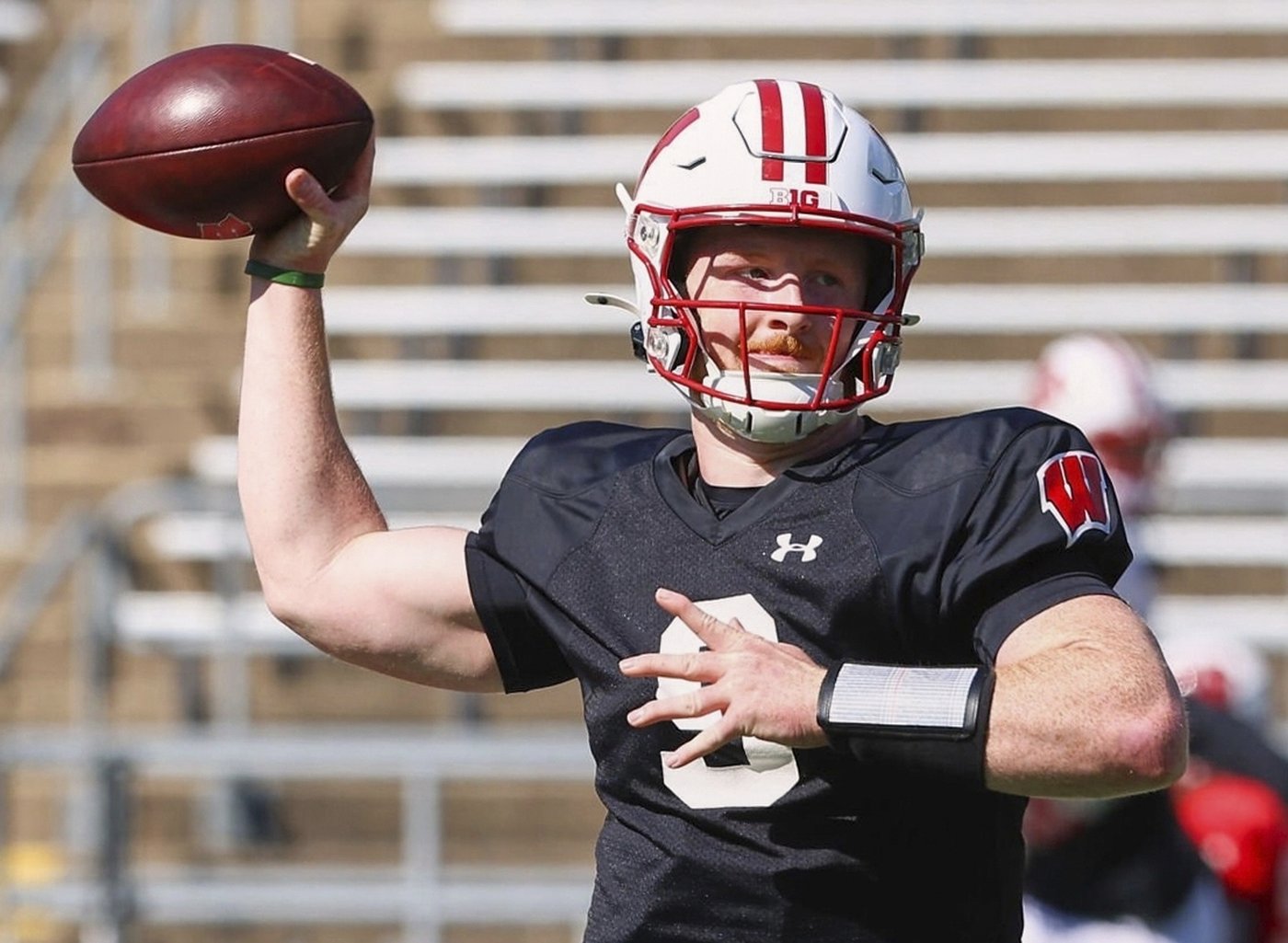 Wisconsin relies on new QB and coordinator to boost an offense that has struggled under Fickell | iNFOnews.ca