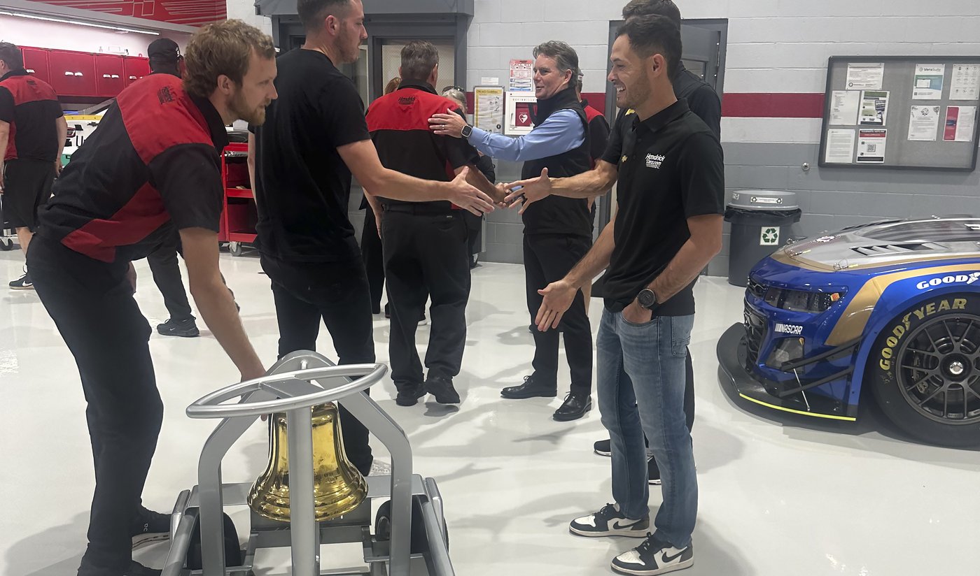 Kyle Larson heads to Martinsville looking for 7th win of season to have shot at NASCAR title | iNFOnews.ca Kyle Larson heads to Martinsville looking for 7th win of season to have shot at NASCAR title | iNFOnews.ca