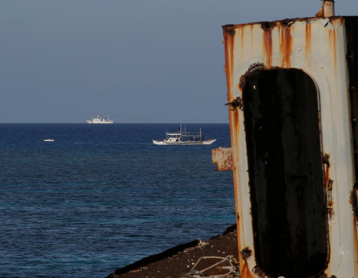 Chinese ship jams communications as Filipino forces deliver supplies to Philippines-occupied shoal | iNFOnews.ca Chinese ship jams communications as Filipino forces deliver supplies to Philippines-occupied shoal | iNFOnews.ca