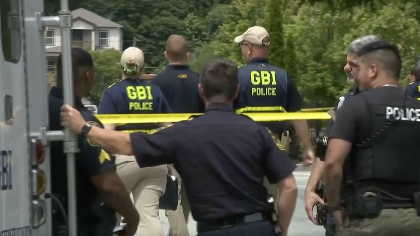 Police officer fatally shoots person at Atlanta apartment complex | iNFOnews.ca