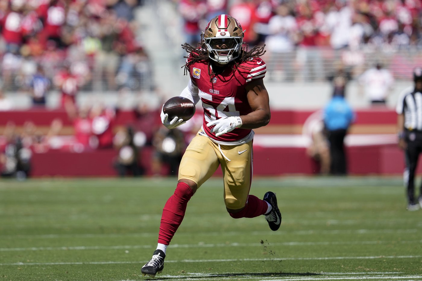 Fred Warner's pick-6 helps the 49ers snap a 2-game skid with a 30-13 win over the Patriots | iNFOnews.ca