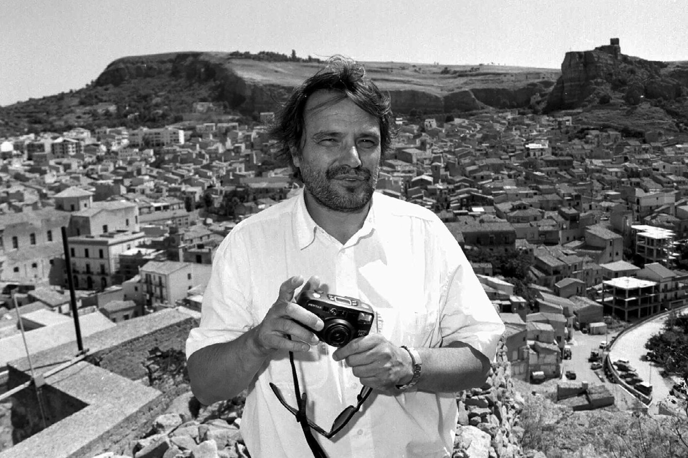 Italian photographer Oliviero Toscani, famed for provocative 1990s Benetton campaigns, dies at 82 | iNFOnews.ca Italian photographer Oliviero Toscani, famed for provocative 1990s Benetton campaigns, dies at 82 | iNFOnews.ca