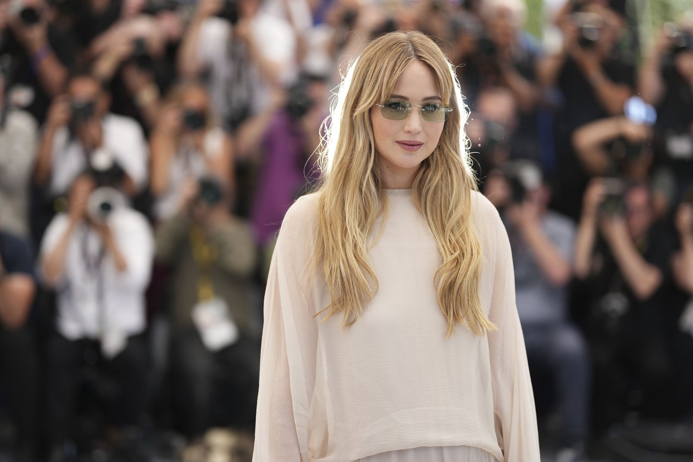 Jennifer Lawrence stirs Oscar talk in Cannes for 'Die, My Love' | iNFOnews.ca