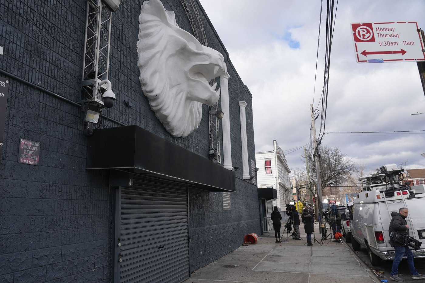 10 people are wounded in a shooting at a memorial for a teenager who was killed in NYC | iNFOnews.ca 10 people are wounded in a shooting at a memorial for a teenager who was killed in NYC | iNFOnews.ca