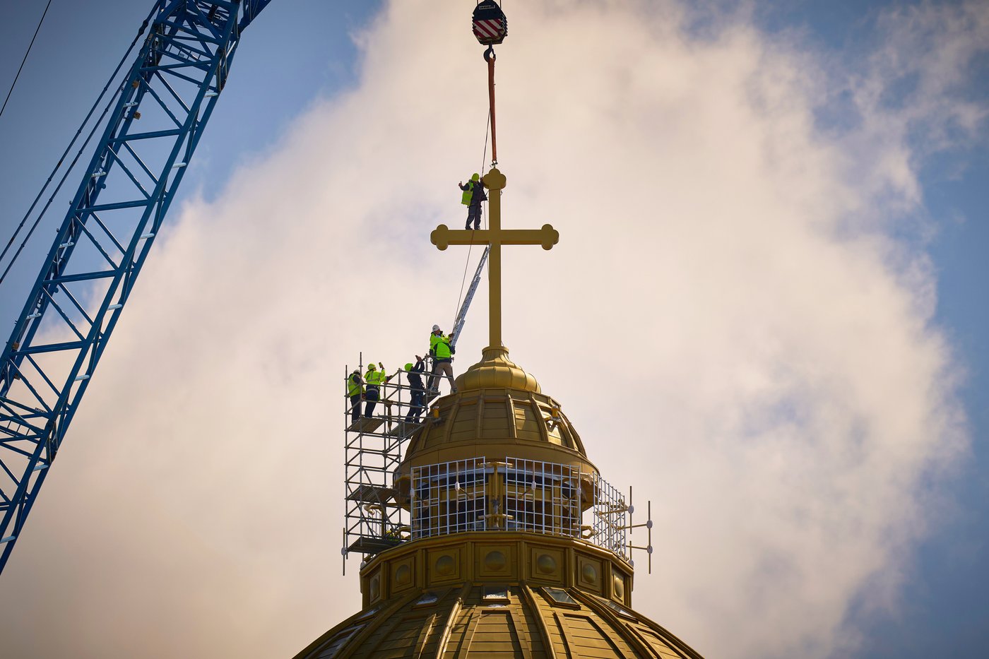 Romanians flock to a new cathedral that is the world’s largest Orthodox church | iNFOnews.ca Romanians flock to a new cathedral that is the world’s largest Orthodox church | iNFOnews.ca