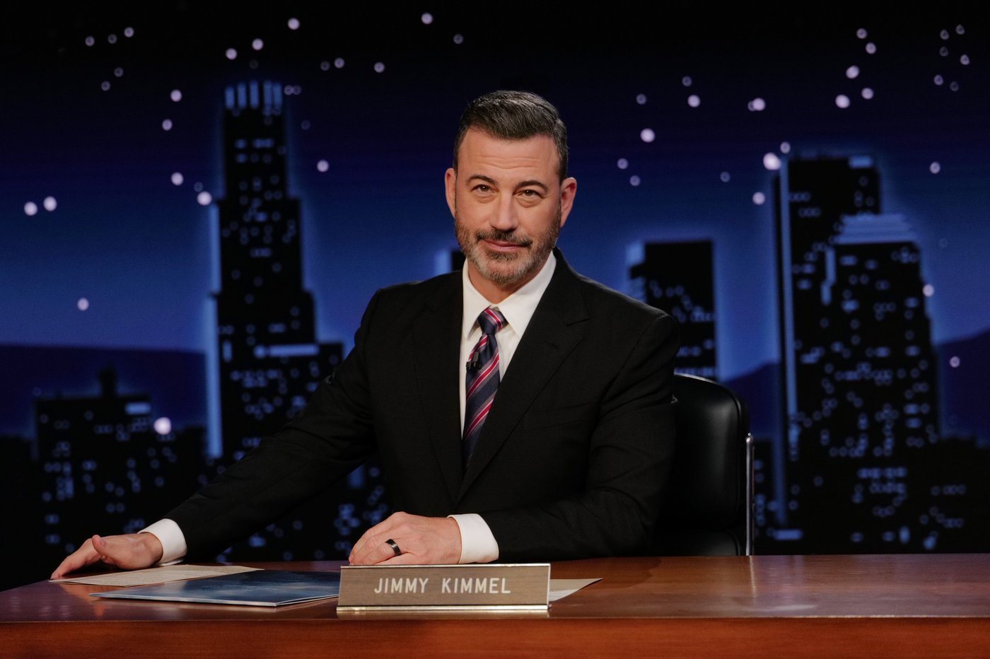 Nexstar and Sinclair bring Jimmy Kimmel's show back to local TV stations | iNFOnews.ca
