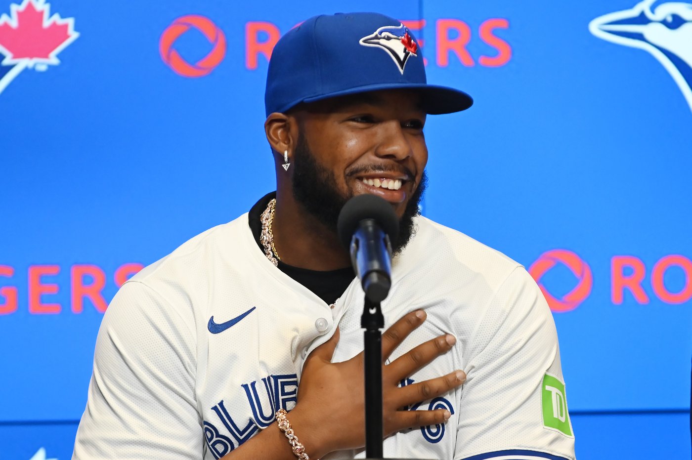 Slugger Guerrero and Toronto Blue Jays celebrate long-term contract extension | iNFOnews.ca Slugger Guerrero and Toronto Blue Jays celebrate long-term contract extension | iNFOnews.ca