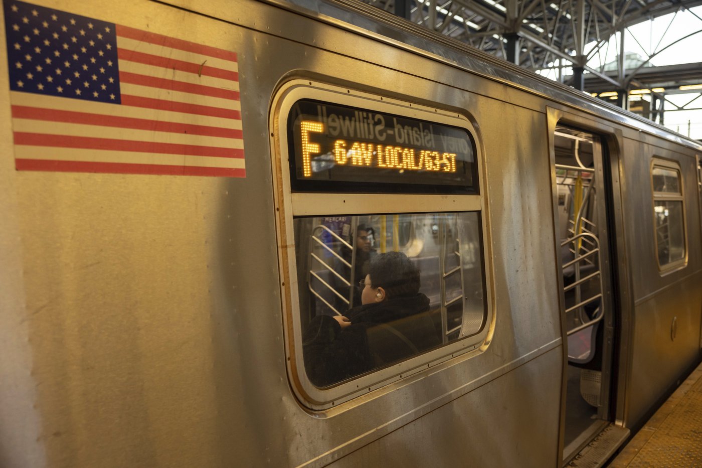 Woman burned to death in New York subway is identified as 57-year-old from New Jersey | iNFOnews.ca Woman burned to death in New York subway is identified as 57-year-old from New Jersey | iNFOnews.ca