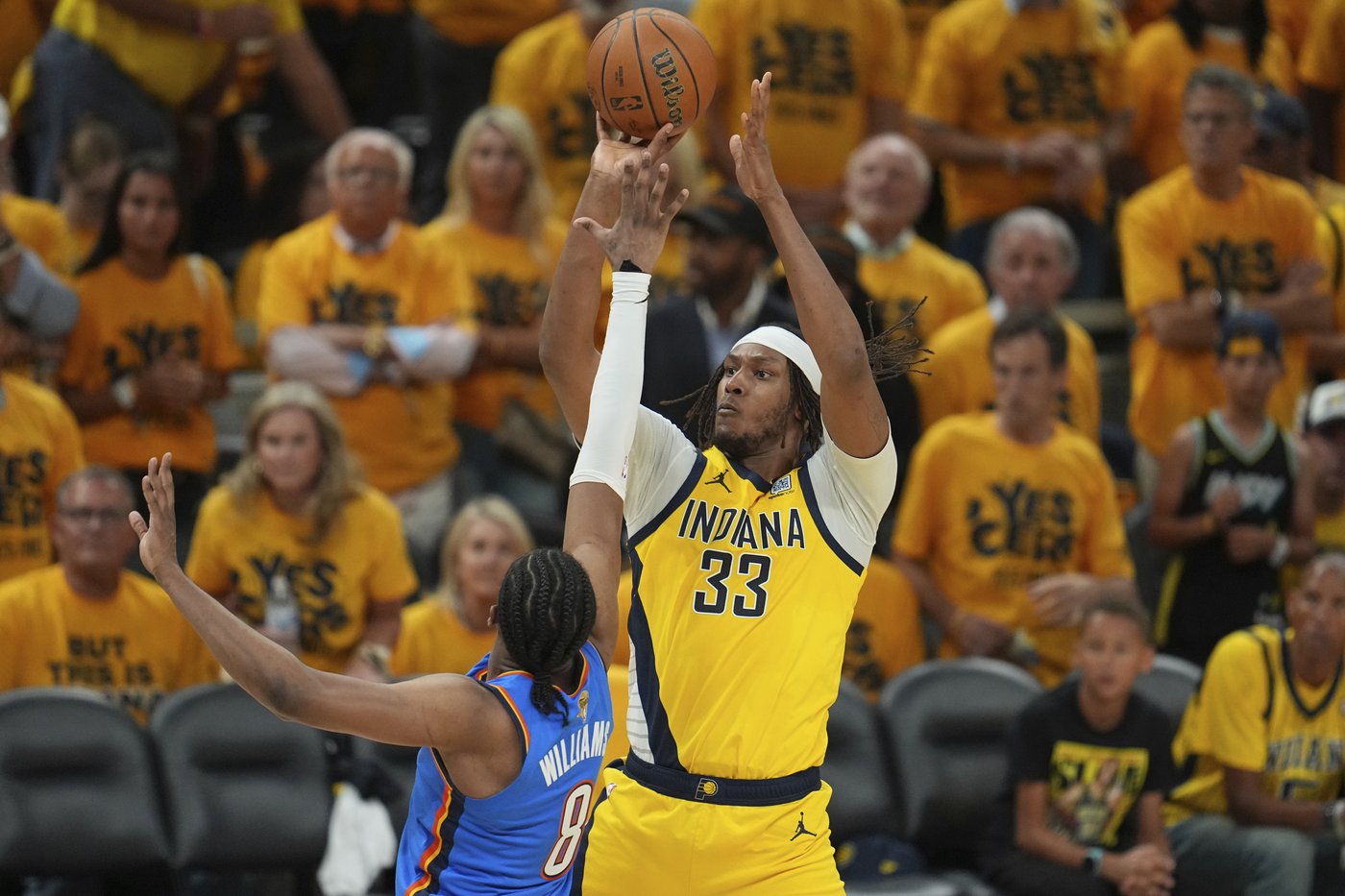 Myles Turner gets introduced by the Bucks, says he wants to keep contending for titles | iNFOnews.ca