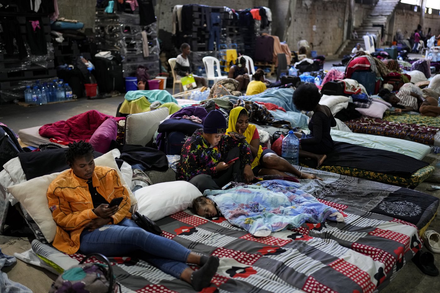 Migrant workers in Lebanon are trying to return home after alleged abuses and then war | iNFOnews.ca Migrant workers in Lebanon are trying to return home after alleged abuses and then war | iNFOnews.ca