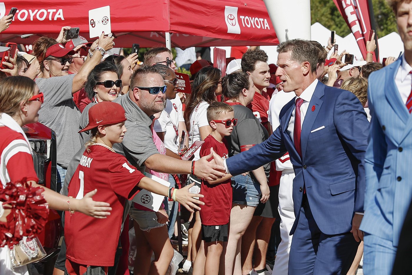 Hawkins leads No. 21 Oklahoma against Auburn in Sooners' first SEC road game | iNFOnews.ca Hawkins leads No. 21 Oklahoma against Auburn in Sooners' first SEC road game | iNFOnews.ca