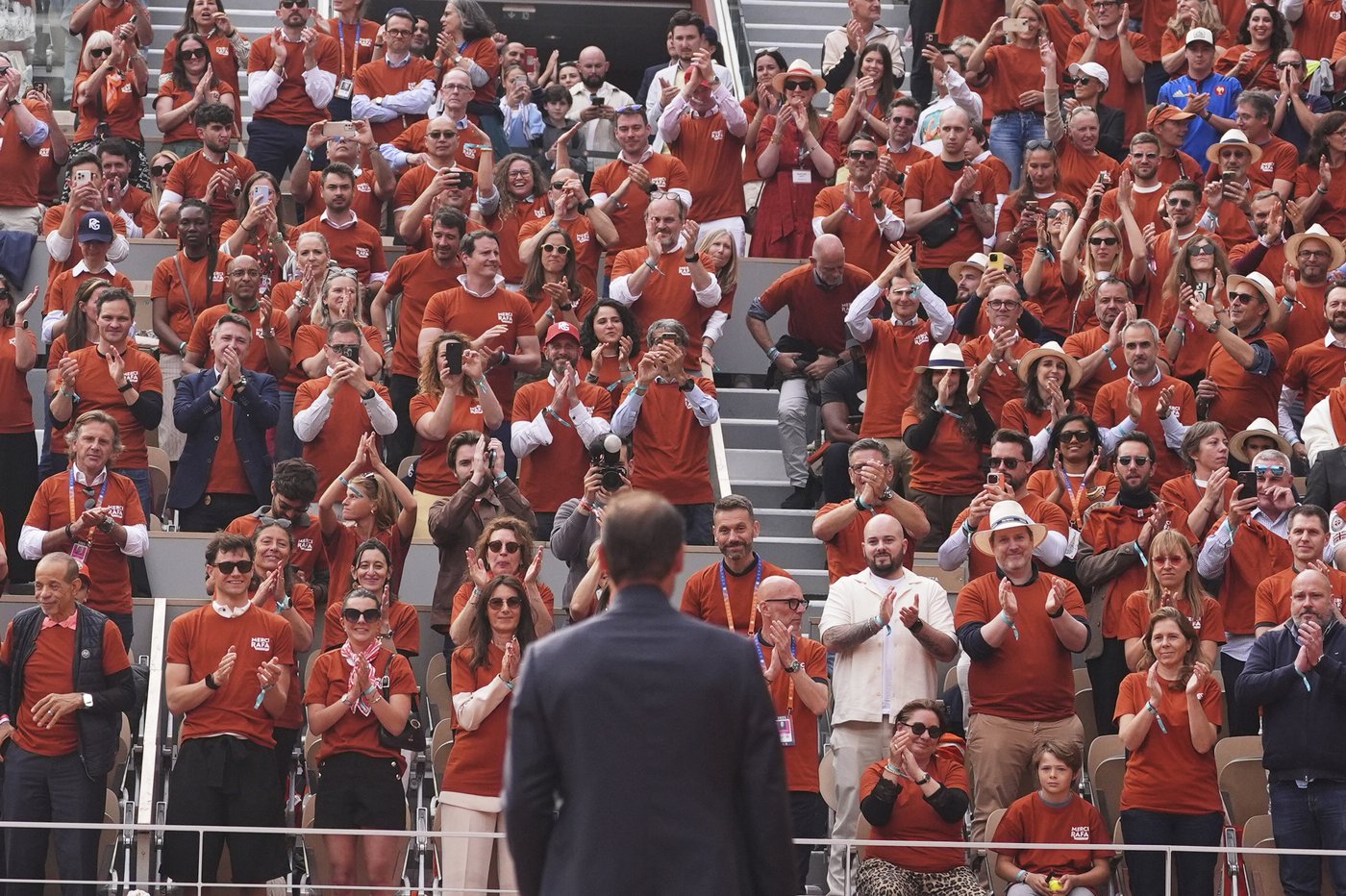 How a free Nadal tribute T-shirt turned into a $500 resale frenzy | iNFOnews.ca