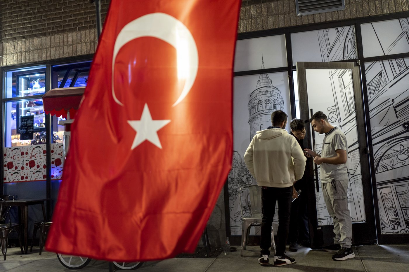 Trump breaks GOP losing streak in nation's largest majority-Arab city with a pivotal final week | iNFOnews.ca Trump breaks GOP losing streak in nation's largest majority-Arab city with a pivotal final week | iNFOnews.ca
