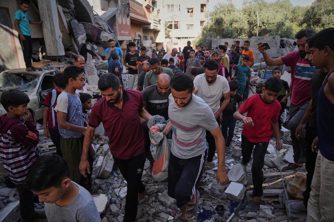 Israeli strikes kill at least 17 Palestinians in Gaza as international pressure for ceasefire grows | iNFOnews.ca