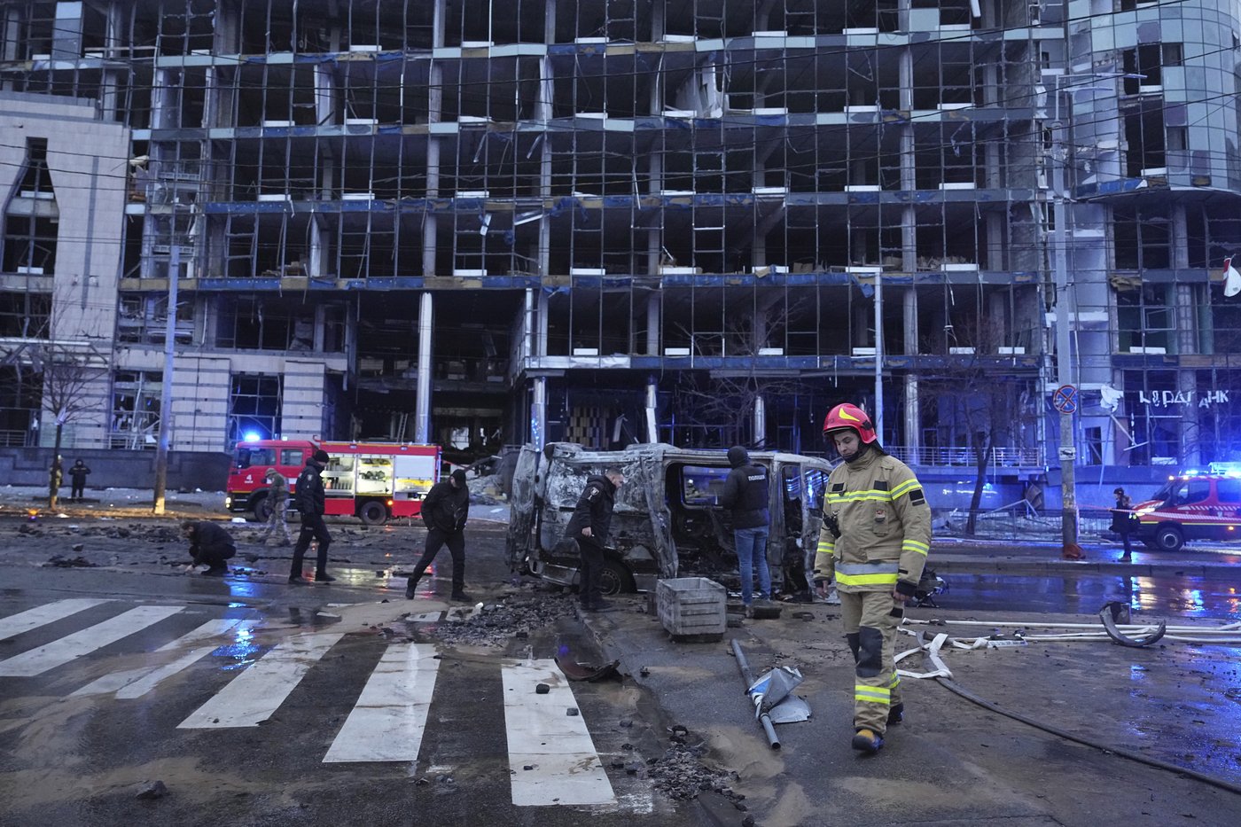 Russian attack kills at least 3 in Kyiv as Ukrainian drone strikes set Russian fuel stores alight | iNFOnews.ca