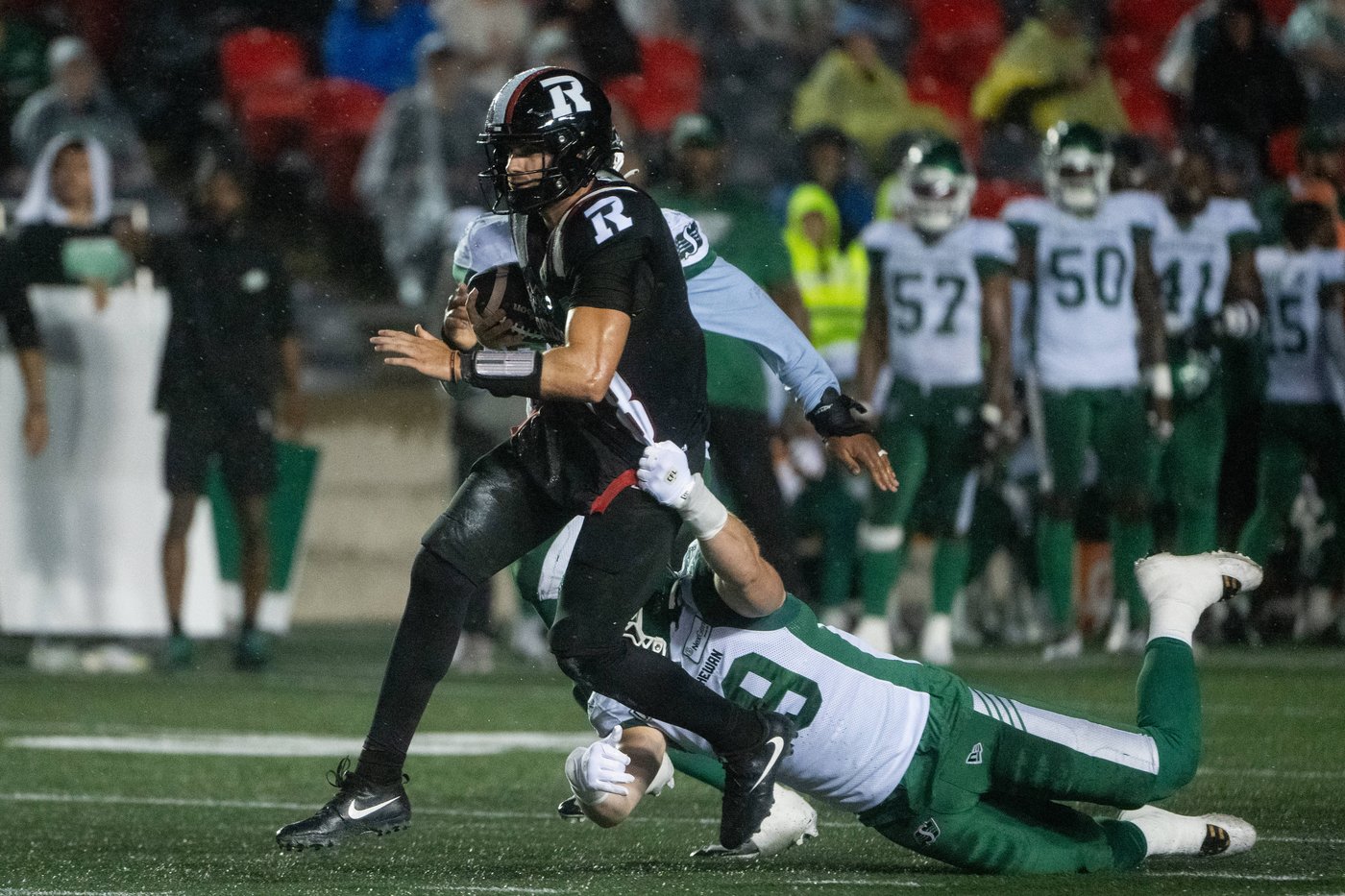 Ottawa Redblacks sign American quarterback Crum to one-year contract extension | iNFOnews.ca
