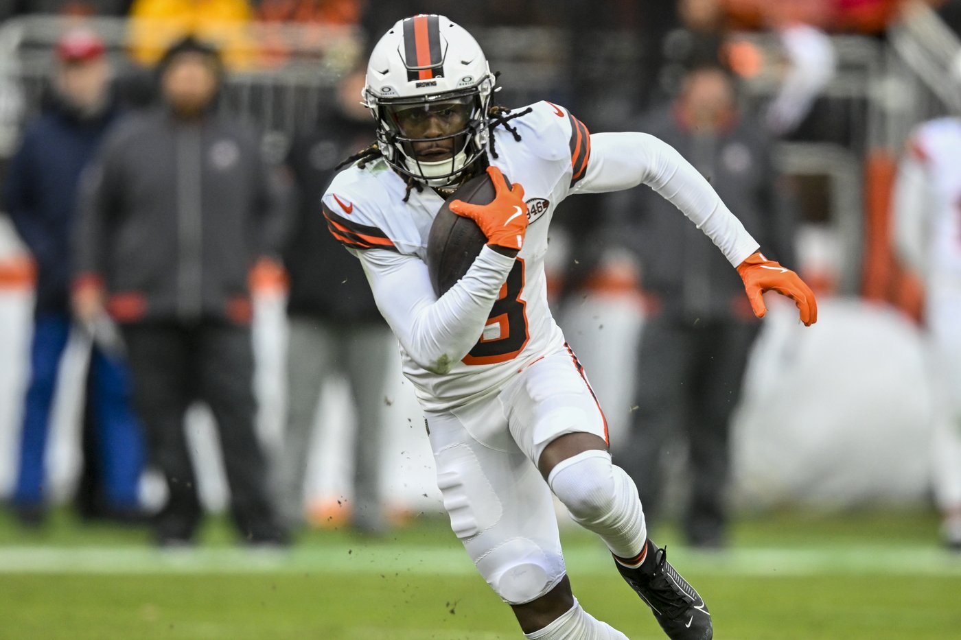 Browns mulling another switch at quarterback after Winston throws 3 more picks in loss to Chiefs | iNFOnews.ca Browns mulling another switch at quarterback after Winston throws 3 more picks in loss to Chiefs | iNFOnews.ca