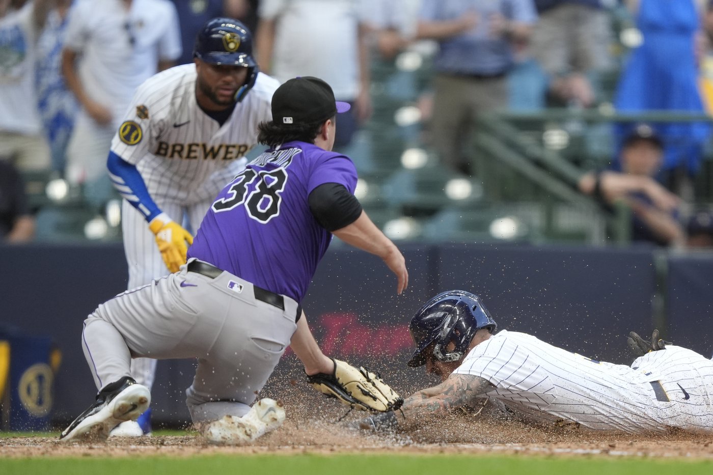 Rockies tie it on Arcia's homer in ninth, beat Brewers 4-3 in 11 | iNFOnews.ca