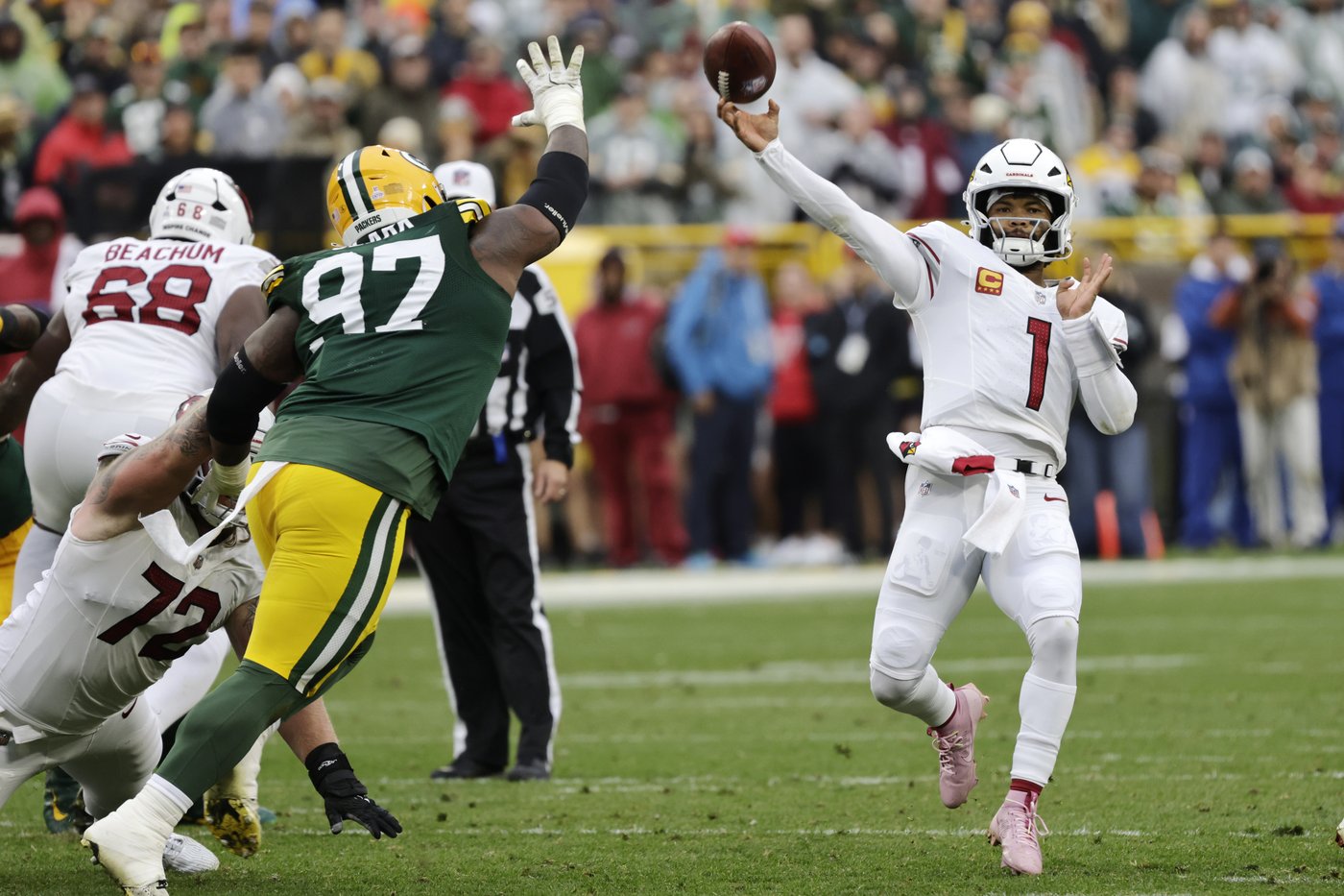 Doubs catches 2 TD passes in his return from a suspension to help Packers rout Cardinals 34-13 | iNFOnews.ca Doubs catches 2 TD passes in his return from a suspension to help Packers rout Cardinals 34-13 | iNFOnews.ca
