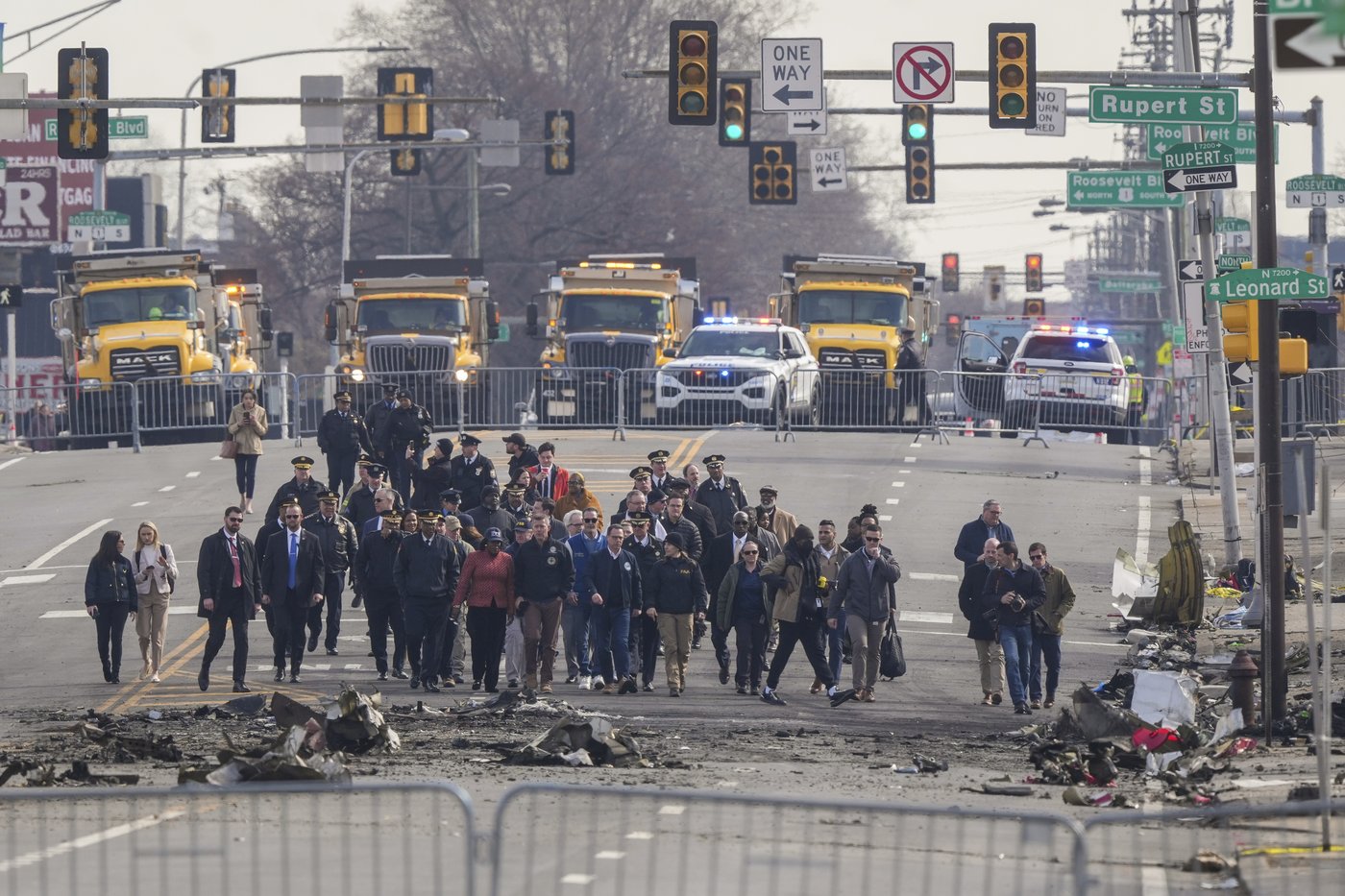 Transportation secretary says 'expansive' impact zone was left by Philadelphia medical plane crash | iNFOnews.ca