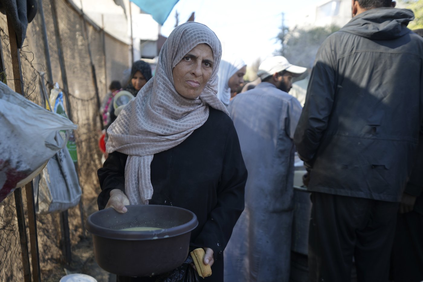 US envoy says Israel-Hezbollah truce is 'within our grasp' as Gaza food crisis worsens after looting | iNFOnews.ca US envoy says Israel-Hezbollah truce is 'within our grasp' as Gaza food crisis worsens after looting | iNFOnews.ca