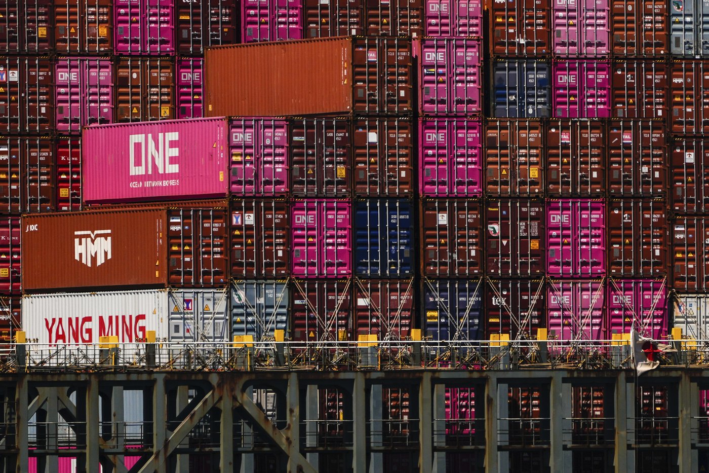 A dozen states sue the Trump administration to stop tariff policy | iNFOnews.ca