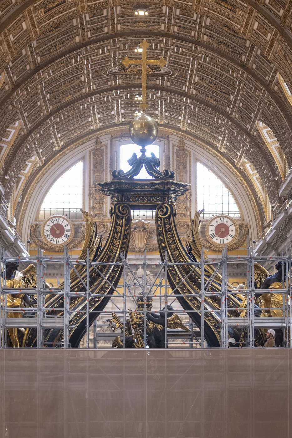Restorers complete work on the canopy covering St. Peter's main altar ahead of the 2025 Jubilee | iNFOnews.ca