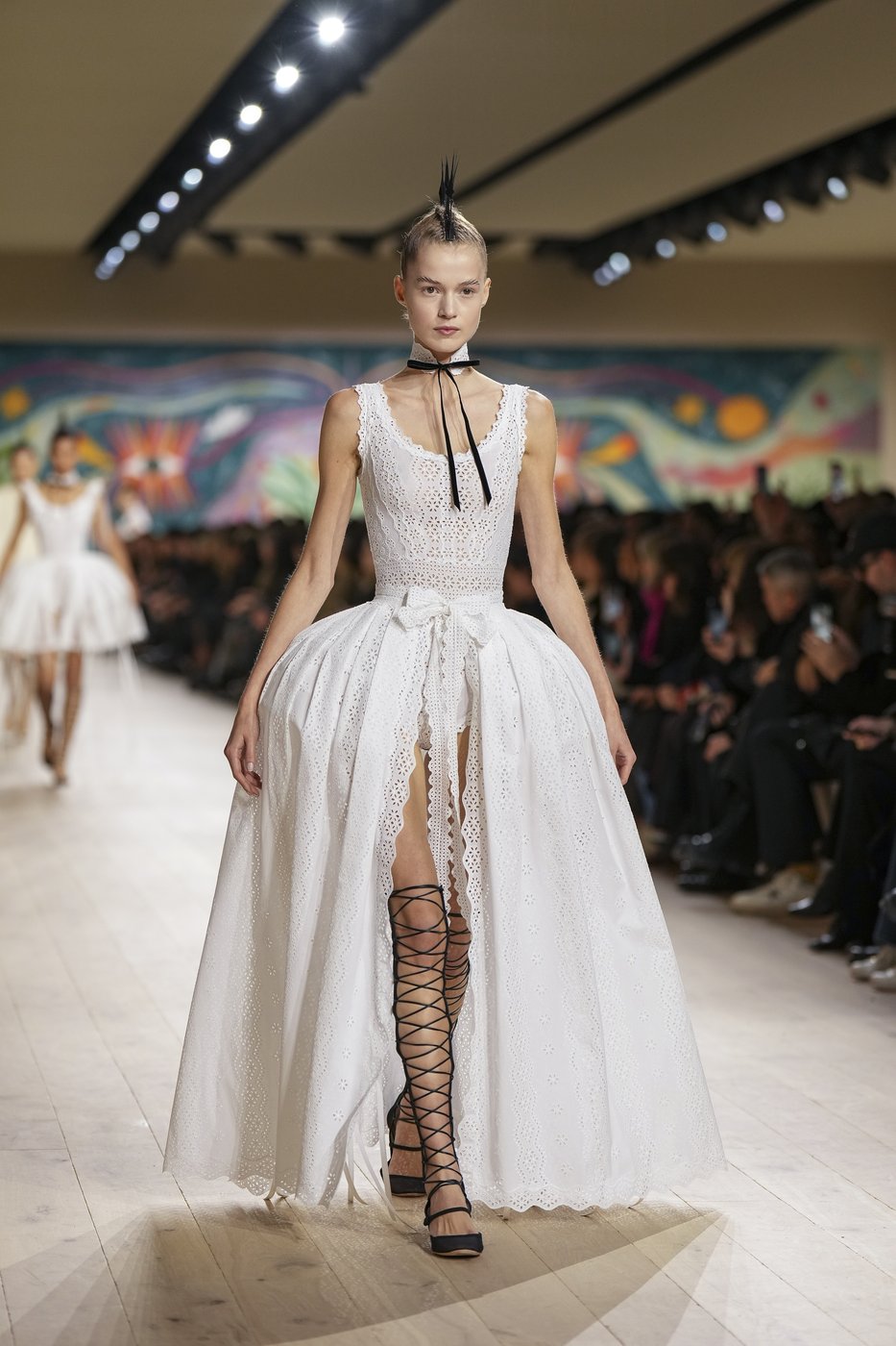 Dior haute couture show in Paris is a masterful dance through time | iNFOnews.ca Dior haute couture show in Paris is a masterful dance through time | iNFOnews.ca