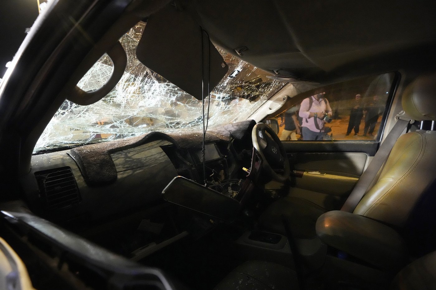 A Pakistani separatist group claims bombing that killed 2 Chinese near Karachi airport | iNFOnews.ca