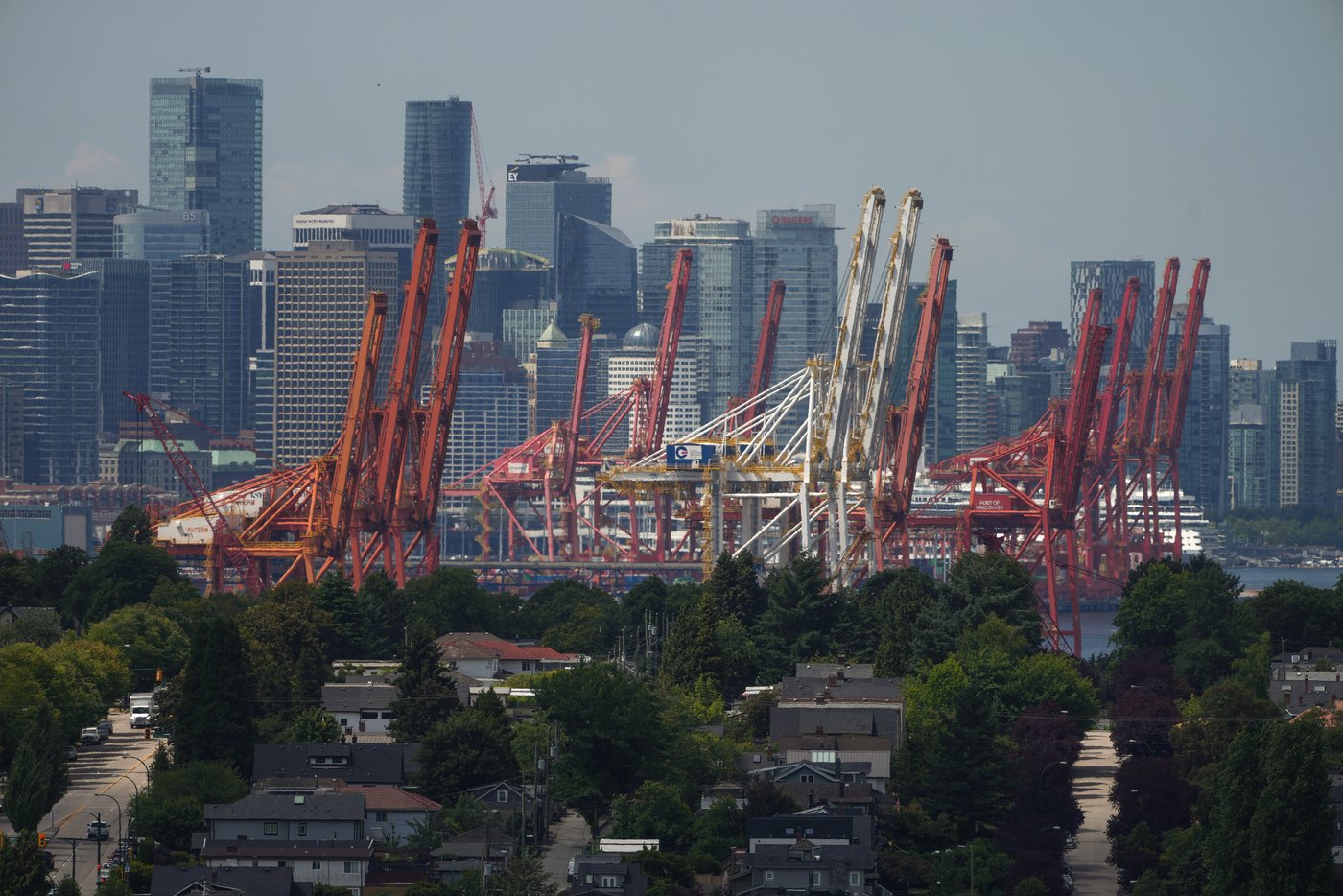 Report on B.C. port turmoil backs right to strike, rebuffing essential-service calls | iNFOnews.ca Report on B.C. port turmoil backs right to strike, rebuffing essential-service calls | iNFOnews.ca
