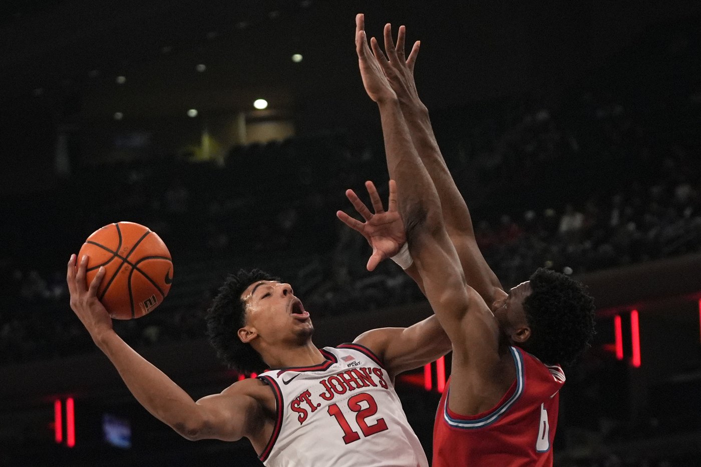 Rick Pitino defeats his son in their latest coaching clash as No. 22 St. John's tops New Mexico | iNFOnews.ca