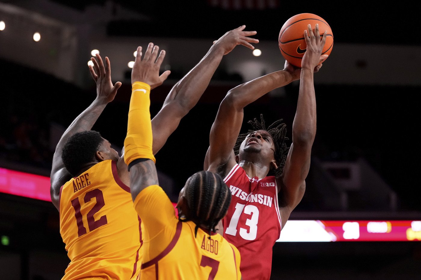 John Blackwell scores 28, No. 24 Wisconsin beats Southern California 84-69 to extend win streak to 7 | iNFOnews.ca John Blackwell scores 28, No. 24 Wisconsin beats Southern California 84-69 to extend win streak to 7 | iNFOnews.ca
