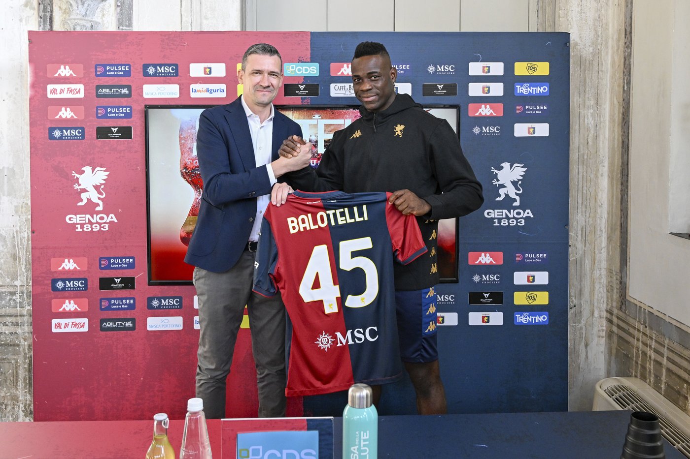Mario Balotelli signs with Genoa and returns to Serie A after 4 years | iNFOnews.ca