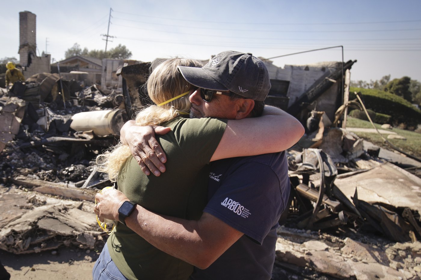 Southern California wildfire destroys 132 structures as officials look for fierce winds to subside | iNFOnews.ca Southern California wildfire destroys 132 structures as officials look for fierce winds to subside | iNFOnews.ca