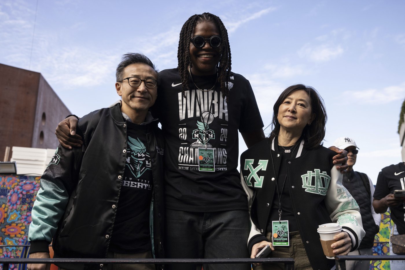 New York Liberty basketball team honored with ticker-tape parade in Canyon of Heroes | iNFOnews.ca
