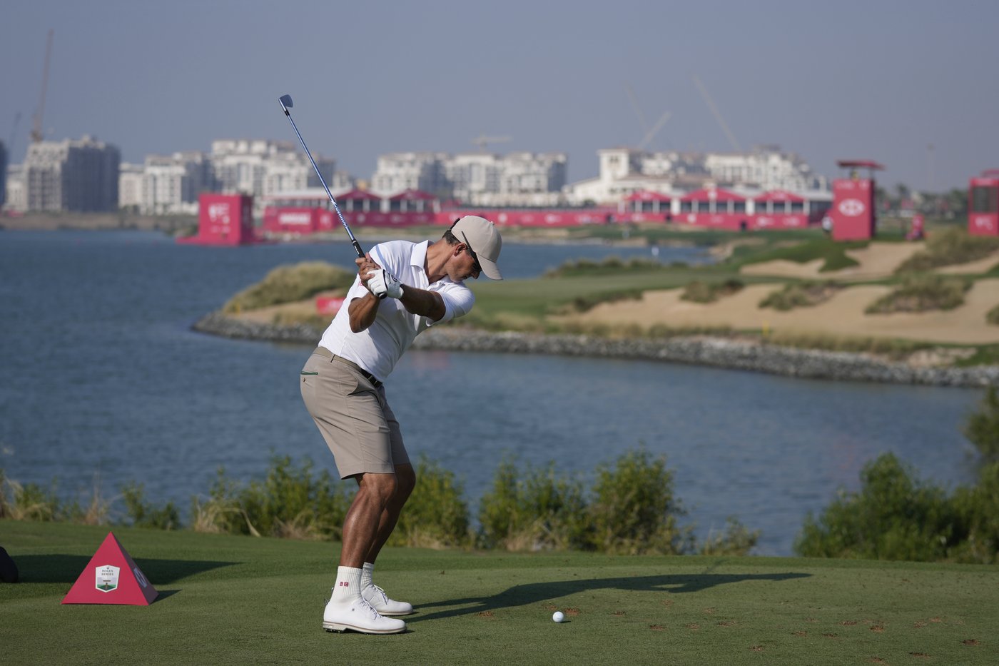 Paul Waring shoots 61 in Abu Dhabi to set 36-hole record on European tour with 19-under par | iNFOnews.ca Paul Waring shoots 61 in Abu Dhabi to set 36-hole record on European tour with 19-under par | iNFOnews.ca