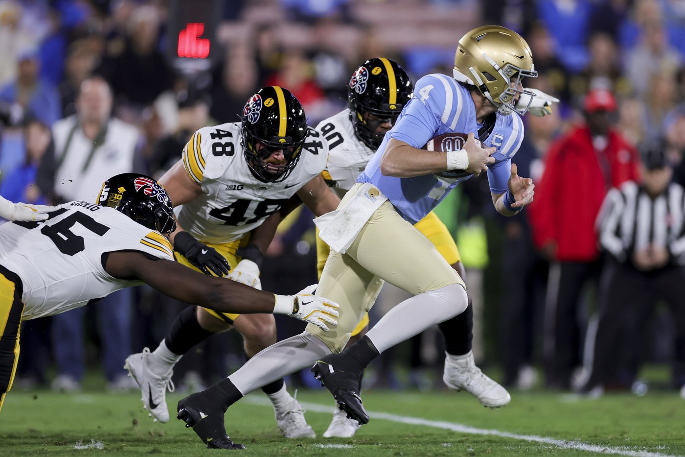 Garbers, Schwesinger lead UCLA past Iowa 20-17 for Bruins' 3rd straight win | iNFOnews.ca Garbers, Schwesinger lead UCLA past Iowa 20-17 for Bruins' 3rd straight win | iNFOnews.ca