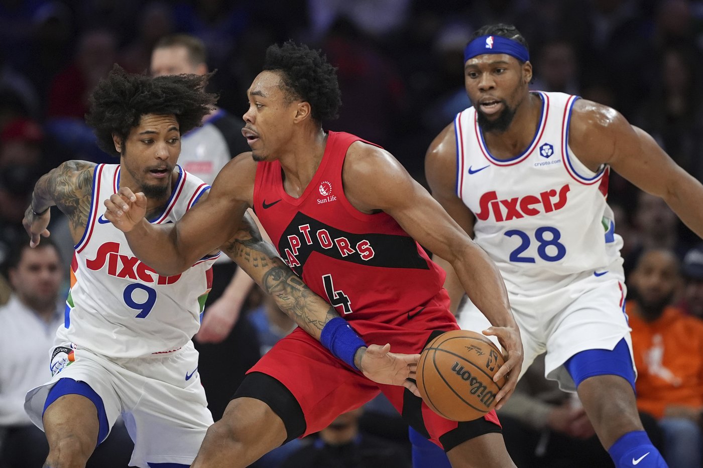 Raptors surprise 76ers 106-103 as Philly falls 13 games under .500 | iNFOnews.ca