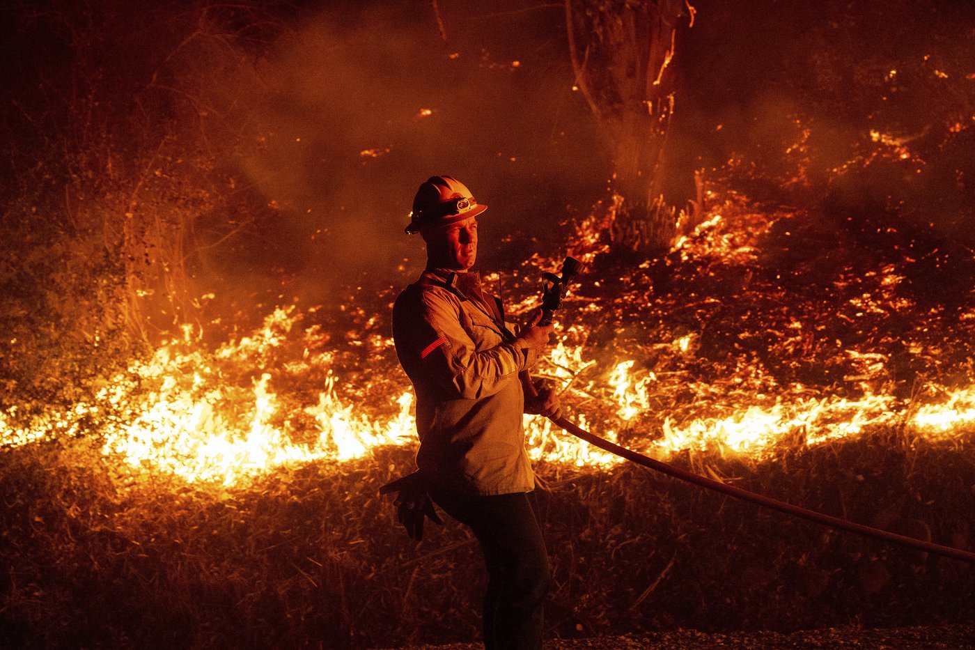 Southern California wildfire destroys 132 structures as officials look for fierce winds to subside | iNFOnews.ca Southern California wildfire destroys 132 structures as officials look for fierce winds to subside | iNFOnews.ca