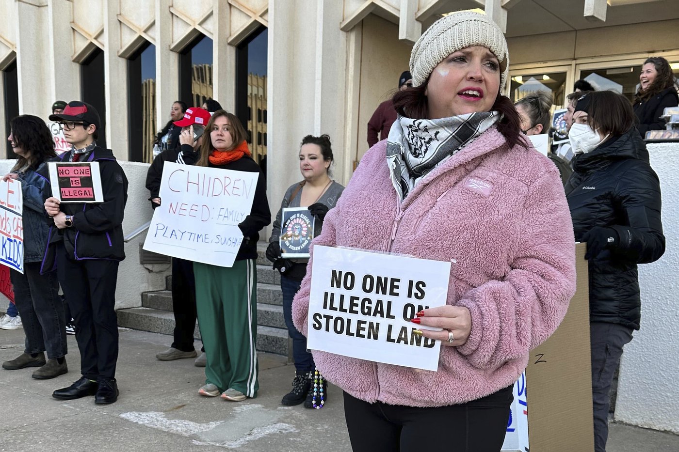 Oklahoma proposal requires parents to provide immigration status when enrolling students | iNFOnews.ca