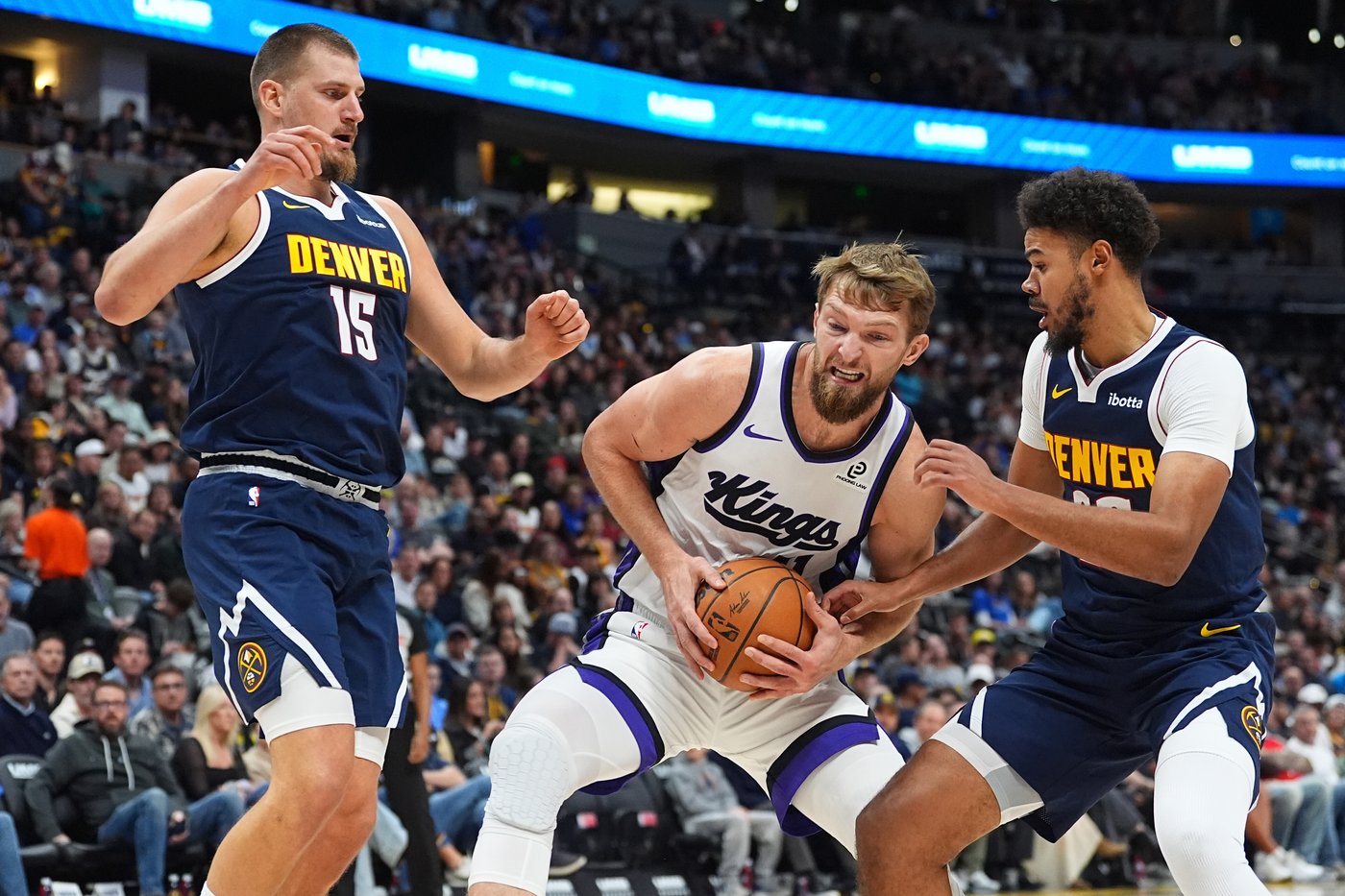 Warriors' Curry, Butler, Green out; Kings' LaVine, Sabonis sidelined | iNFOnews.ca