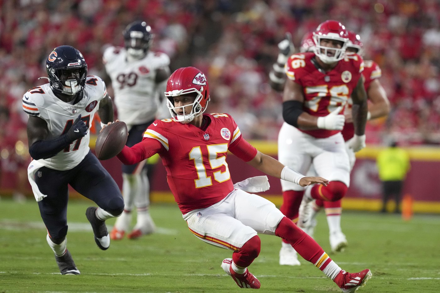 Mahomes leads sharp Chiefs offense before Bears rally for 29-27 win in preseason finale | iNFOnews.ca
