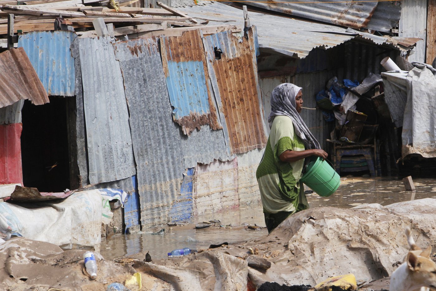 At least seven people die as heavy rains leave waist-high floodwaters in Somalia's capital | iNFOnews.ca At least seven people die as heavy rains leave waist-high floodwaters in Somalia's capital | iNFOnews.ca