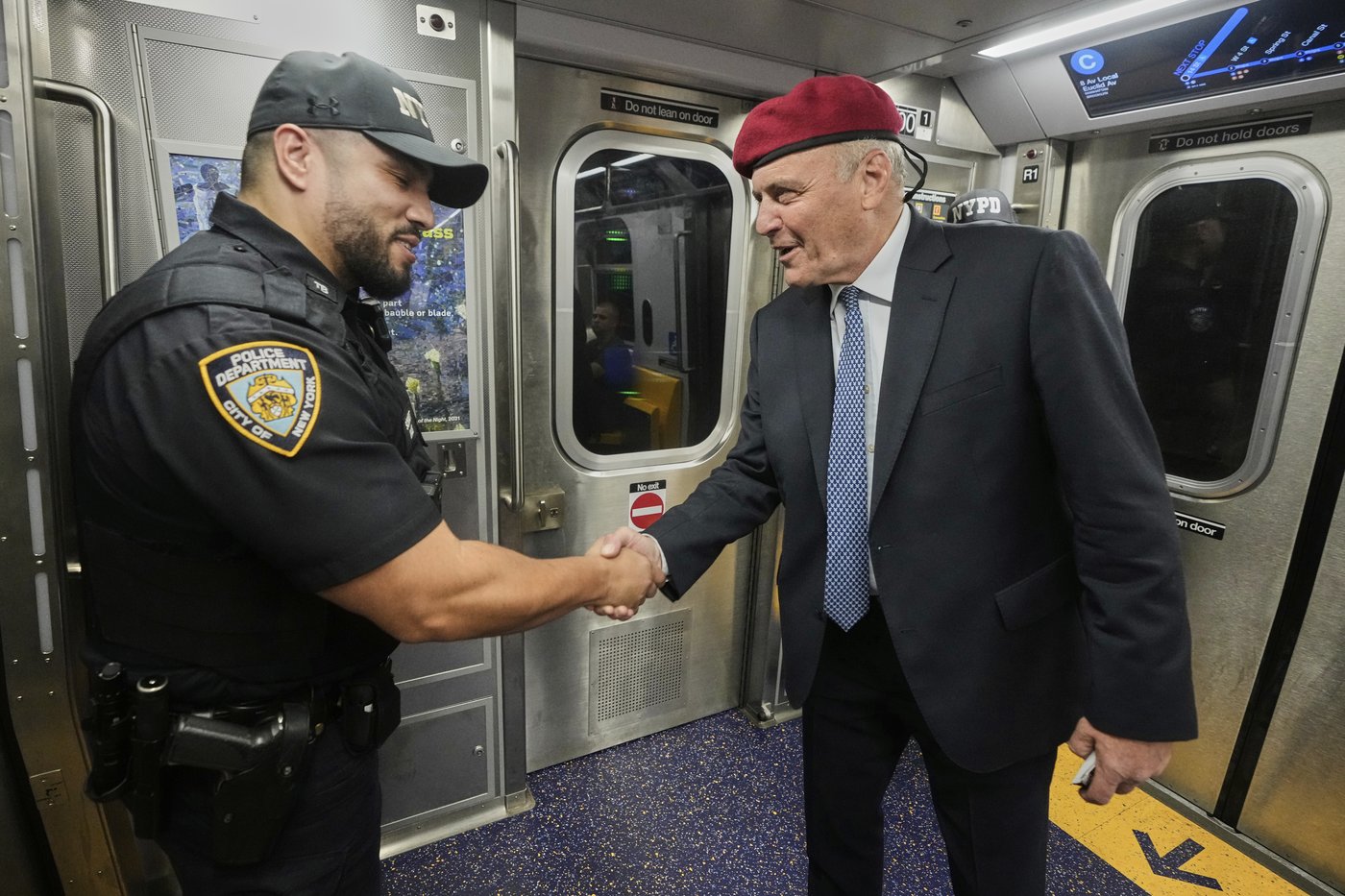 Red beret-wearing Republican Curtis Sliwa likes his chances in a crowded NYC mayor's race | iNFOnews.ca