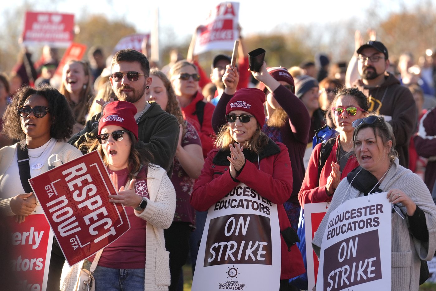 Teachers in 3 Massachusetts communities continue strike over pay, paid parental leave | iNFOnews.ca