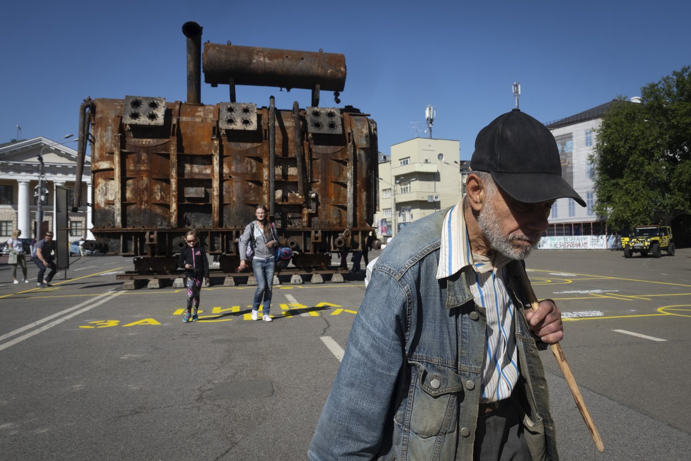 A charred transformer on a Kyiv square makes for an unusual Ukraine war exhibit | iNFOnews.ca