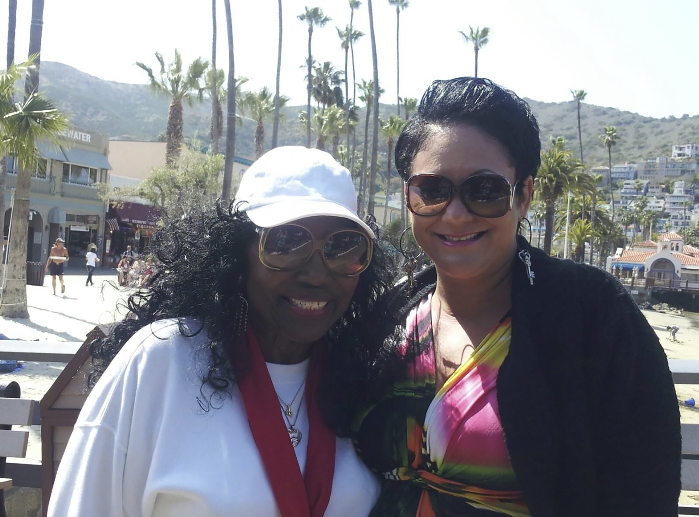 'Fabulous' 95-year-old grandmother with ties to old Hollywood among California fire victims | iNFOnews.ca